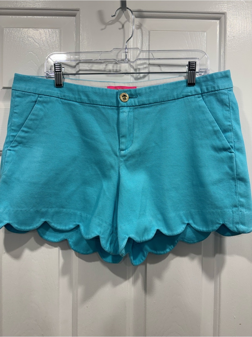 Lilly Pulitzer Textured Scalloped buttercup shorts 12